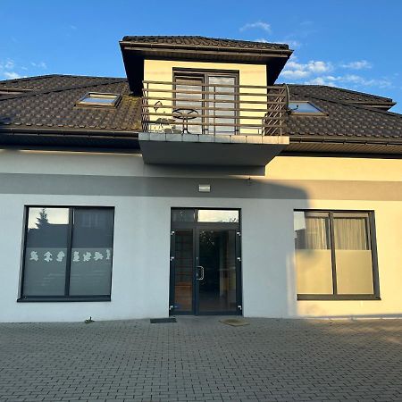 OkszowApartament Oksford 1アパートメント エクステリア 写真