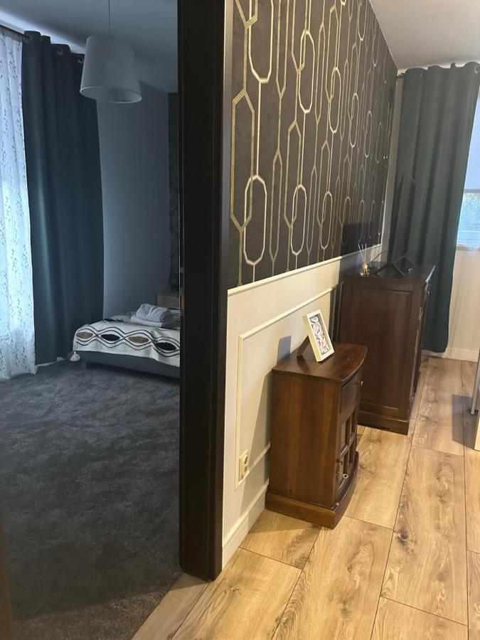 OkszowApartament Oksford 1アパートメント エクステリア 写真